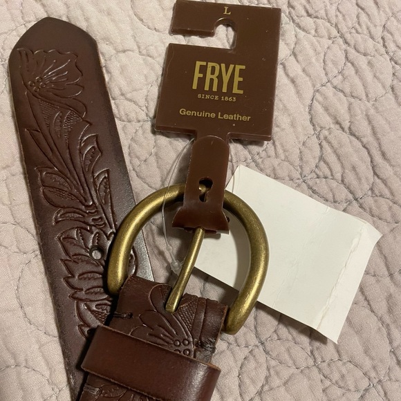 FRYE Women’s Hand Tooled Leather Belt Havana Brown, 1.5 inches wide size Medium - Picture 8 of 8